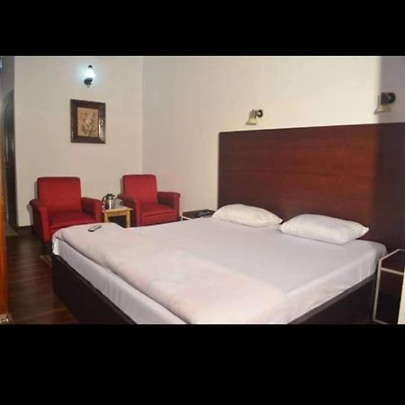 Hotel Ashiana Siliguri Buitenkant foto